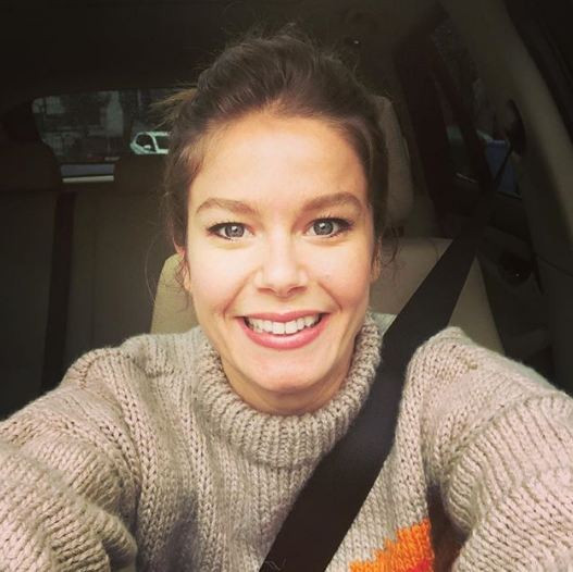Burcu Biricik'in eski halini görenin ağzı açık kaldı onda da mı estetik var? - Resim: 1