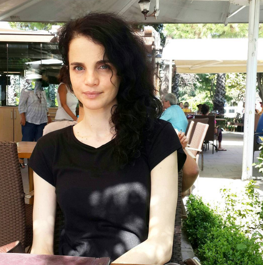 Tuğçe Kazaz'dan çok konuşulacak öneri: Yasaklayın - Resim: 2