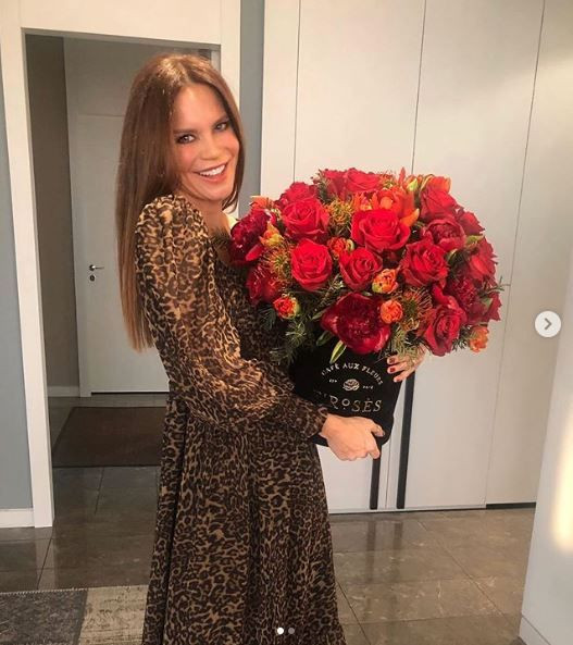 Ebru Şallı tencere tava mutluluk kaynağı! Yüzük çok büyük - Resim: 1