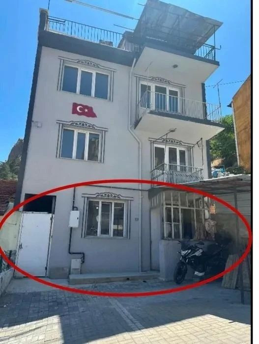 Suikastçı hain Burkay Karatepe, komşuları böyle kandırmış! 3 katlı hücre evi görüntülendi - Resim: 2