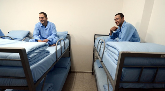 TSK'da intiharlarına can dostlu önlem! - Resim: 2