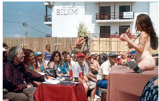 Tecavüz ve insan kaçakçılığı iddiası! Yoga tarikatı lideri yakalandı, 26 kadın serbest bırakıldı - Resim: 0