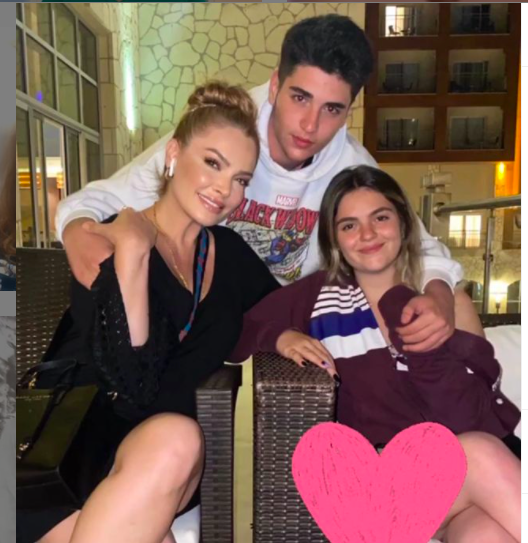 Pınar Eliçe evli mi boşandığı eşi oğlu ve kızı kimdir? - Resim: 1