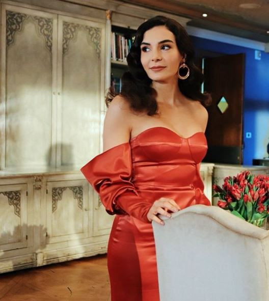 ATV'deki Hercai'nin Reyyan'ı Ebru Şahin'in hesabına spam baskını - Resim: 3