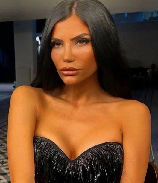 Ünlü şarkıcıya börekçide taciz! Berna Tan tokadı yapıştırdı: Göğüslerini her yerini... - Resim: 4