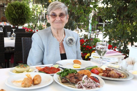 Canan Karatay'dan GDO'lu ekmek açıklaması - Resim: 2