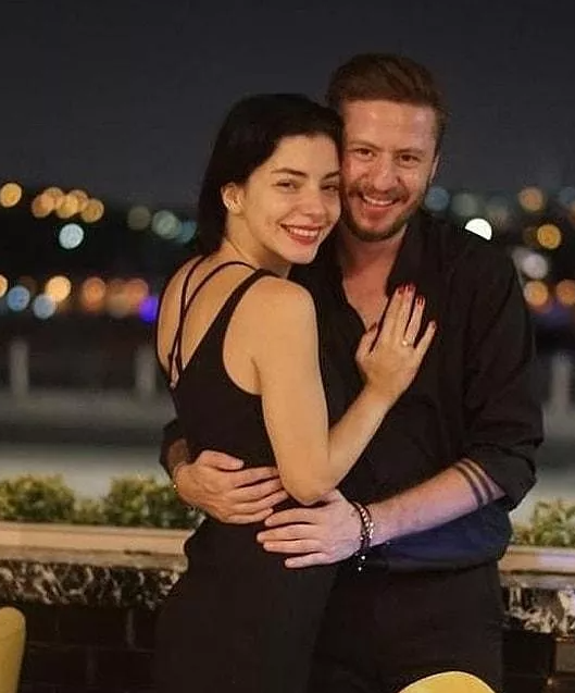 Yine eski kocasıyla yakalandı Merve Boluğur çılgına döndü muhabire saydırdı - Resim: 2