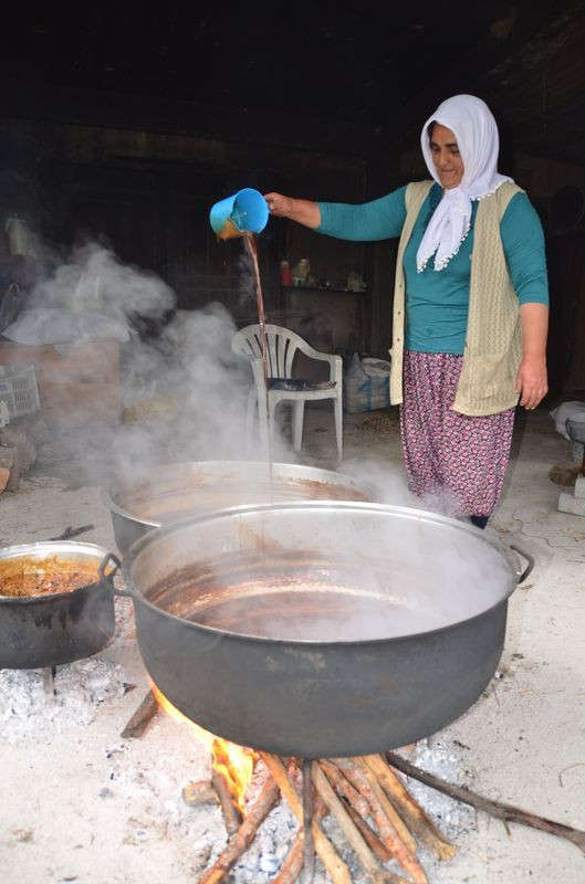 Antalya'da ev kadınları üretiyor 15 kilodan 1 kilo çıkıyor! Fiyatı bakın ne kadar - Resim: 1