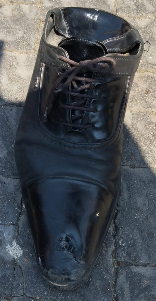 Bursa'da ilginç olay! Kurşunların hedefi oldu, 2 numara büyük ayakkabı giydiği için yaralanmadı - Resim: 0