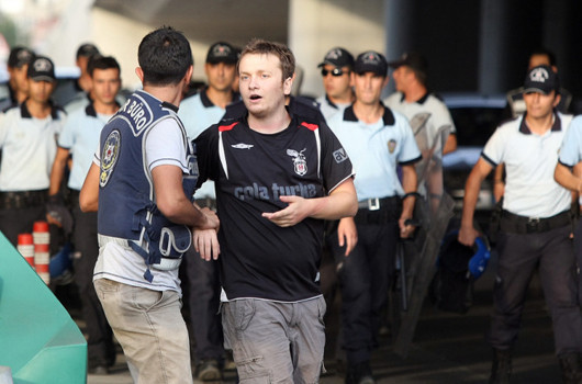 İlk derbide yine olaylar çıktı - Resim: 3