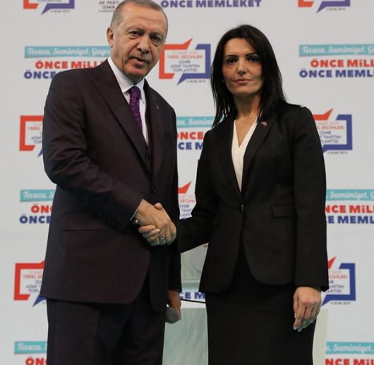 Cumhur İttifakı'nın Çeşme adayı Sema Aydın adaylıktan çekildi - Resim: 1