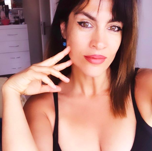 Tuğba Ekinci kimdir yaşı kaç instagramda kalça pozu verdi - Resim: 1