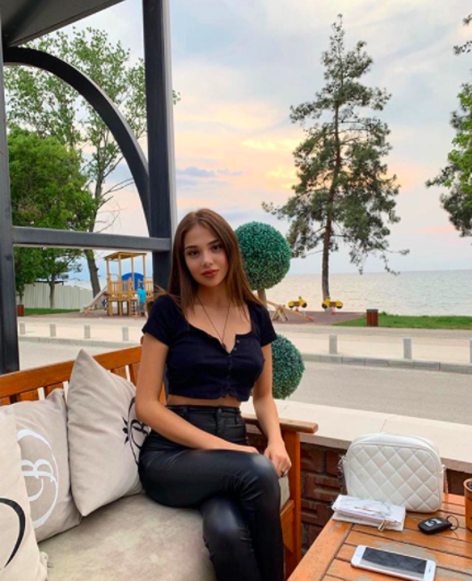 Merve Taşkın kimdir kaç yaşında Merve Taşkın videoları - Resim: 0