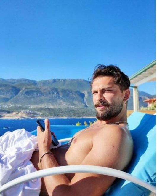 Yağmur Karabal kimdir kaç yaşında Onur Tuna'nın sevgilisi mi? - Resim: 1