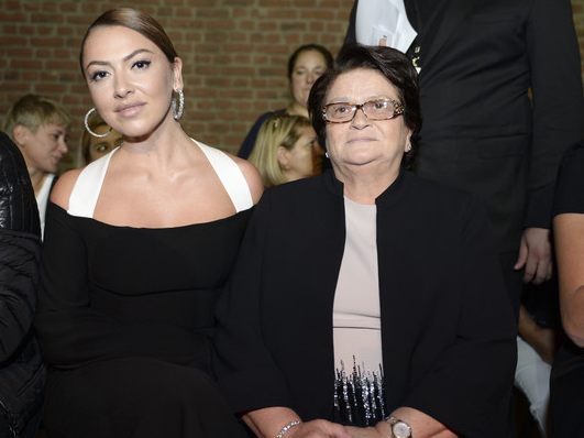 Annesi intihar eden Hadise'den ani karar! Belçika'ya gidiyor - Resim: 4