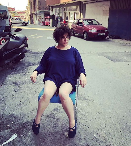 Esra Dermancıoğlu 'selülit' pozu paylaştı takipçileri eleştiri yağmuruna tuttu - Resim: 4