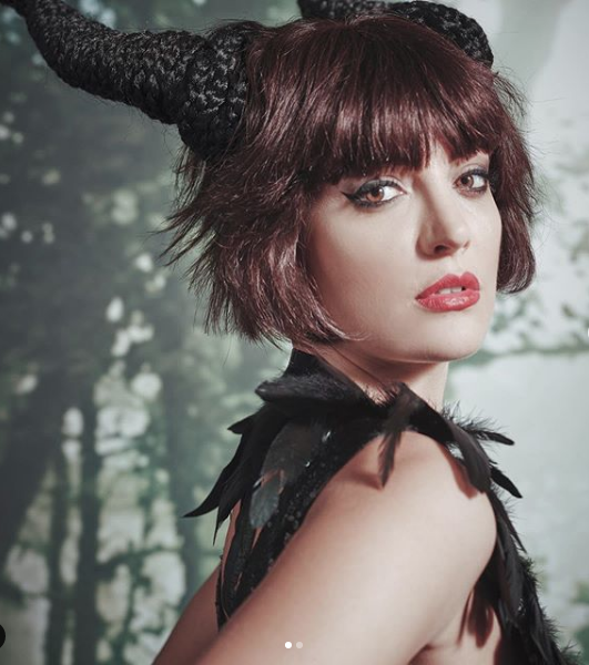 İrem Sak dansıyla gündem oldu Londra'da Angelina Jolie ile Malefiz izlemişti - Resim: 1