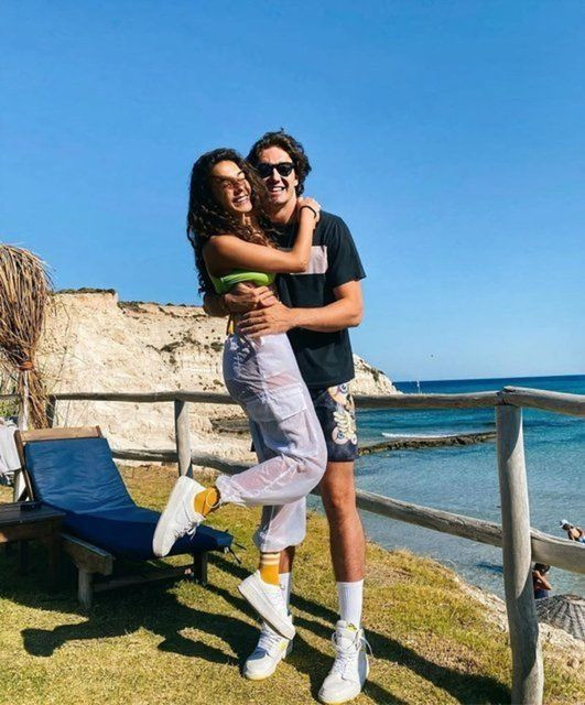 Cedi Osman aşka geldi Hercai yıldızı Ebru Şahin için dudak uçuklatan sürpriz yaptı - Resim: 4