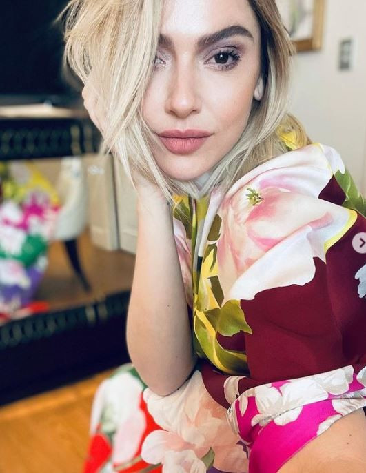 Hadise'den '2021'de 25 milyon lira kazandı' haberine 'vatandaş ekmek kuyruğunda' tepkisi - Resim: 4