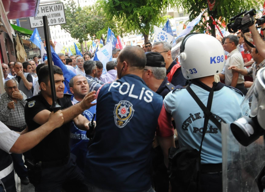 Memur eylemine coplu müdahale - Resim: 1