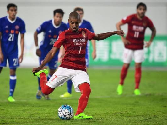 Bombalar patlıyor! Galatasaray'da üç golcü imzaya hazır - Resim: 2