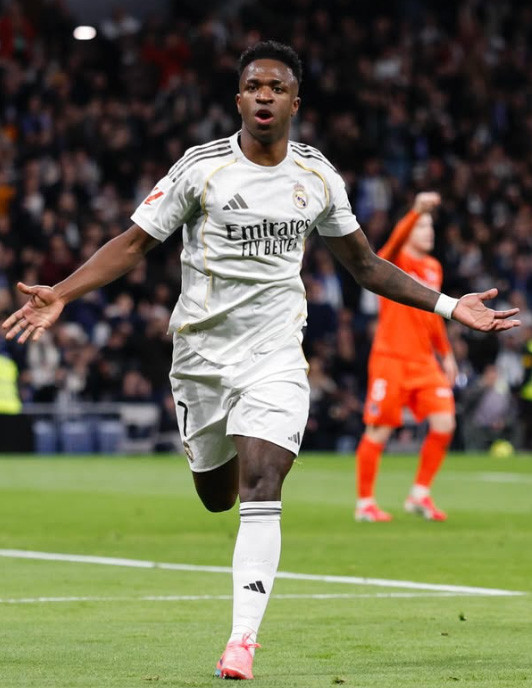 Real Madrid antrenmanı karıştı! İki futbolcu yumruk yumruğa kavga etti - Resim: 7
