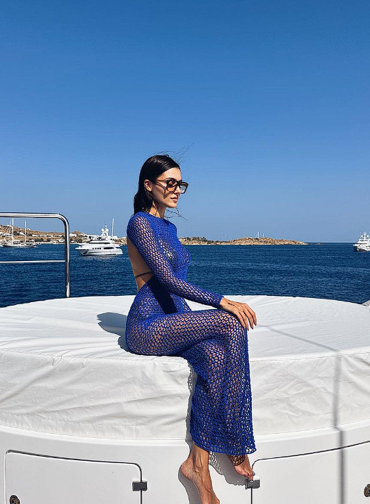 Ünlülerin sosyal medya kazançları ortaya çıktı: Hande Erçel hepsine fark attı! Mykonos pozları olay yarattı - Resim: 3