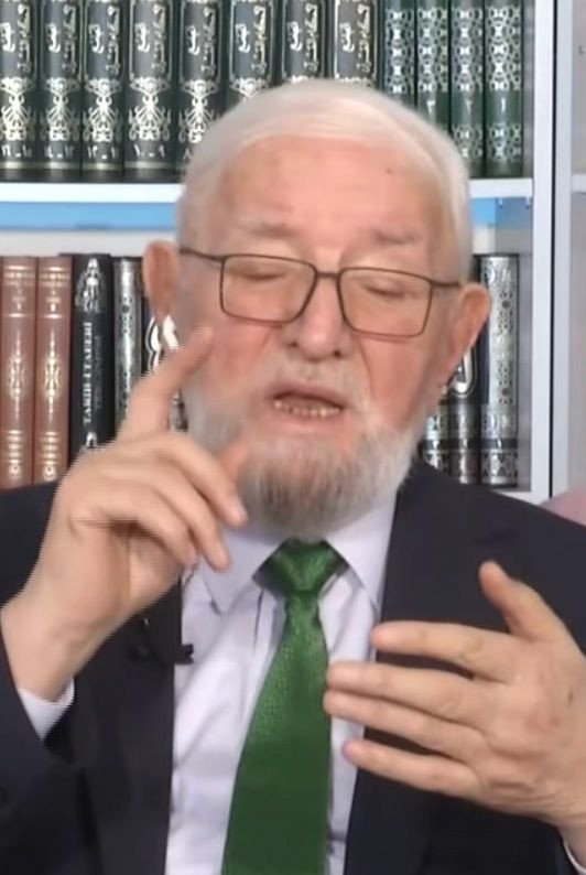 Geçen yıl eşini kaybeden ilahiyatçı Necmettin Nursaçan evlendi! Ailesinden açıklama geldi - Resim: 4