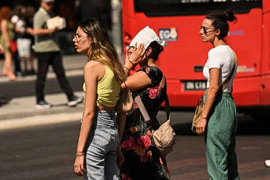 İstanbul'a yeni sıcak hava dalgası uyarısı! Meteoroloji profesörü Orhan Şen tarih verdi - Resim: 1