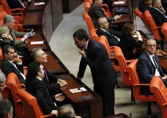 AK Parti sırasında 'Hoşgeldin Torinolu' yazısı - Resim: 2