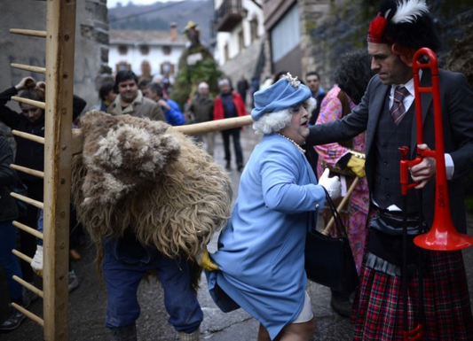 Ölmüş hayvan başlarıyla... - Resim: 1