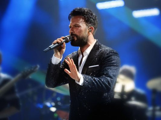 Tuğba Ekinci yine Tarkan'a fena yüklendi! - Resim: 3