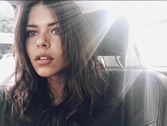 Victoria's Secret meleğinin makyajsız üstsüz pozu olay oldu - Resim: 3