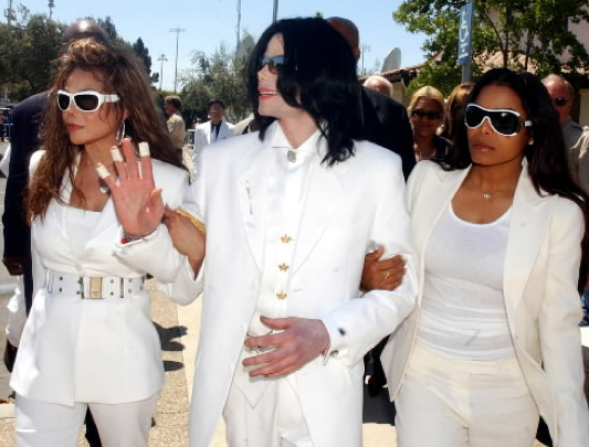 Jackson'ın hayaleti evin içinde dans ediyor! - Resim: 1