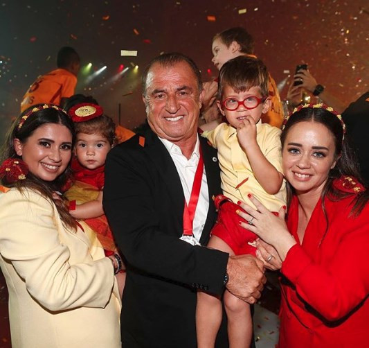 İmparator Fatih Terim şampiyonluğu torunlarıyla kutladı - Resim: 2