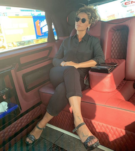 Hülya Avşar'dan 'Taş gibi kadın' çıkışı! 'Beni mahvediyor' deyip isyan etti - Resim: 4