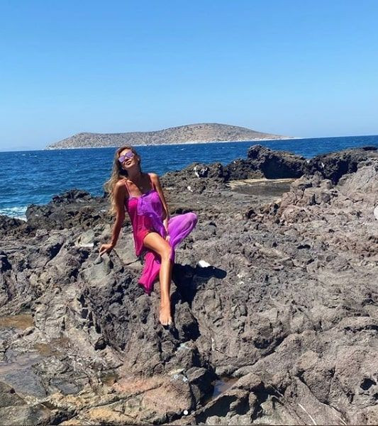 Eski manken Gizem Özdilli poz uğruna yaptığıyla yürekleri ağza getirdi düşüyordu - Resim: 1