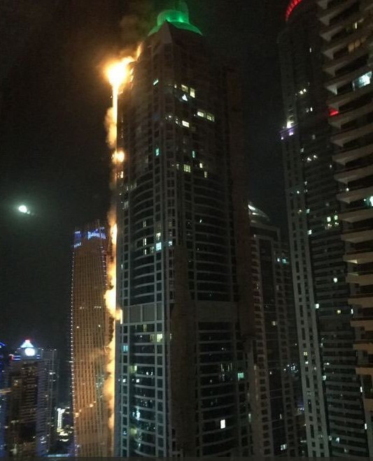Dubai gökdelen yanıyor olay yerinden ilk görüntüler - Resim: 2