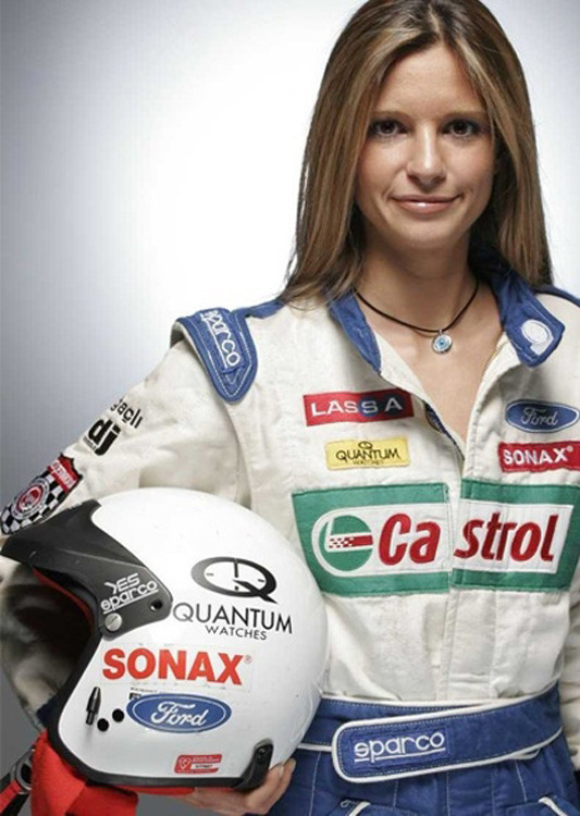 Burcu Çetinkaya alkolü bıraktı başını kapadı "çareyi teslim olmakta buldum" - Resim: 1