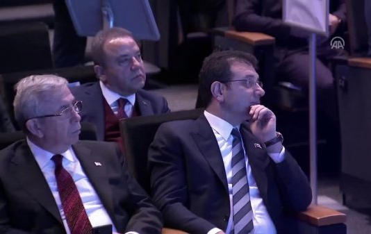 Bakan Murat Kurum yüzüne bakarak dedi! Ekrem İmamoğlu toplantıyı terketti - Resim: 0