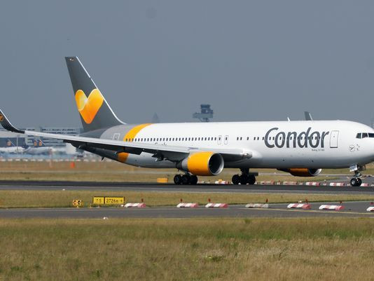 Uçakta hostesler cinsel ilişkiye girdi skandal olayın görüntüleri ortaya çıktı - Resim: 3