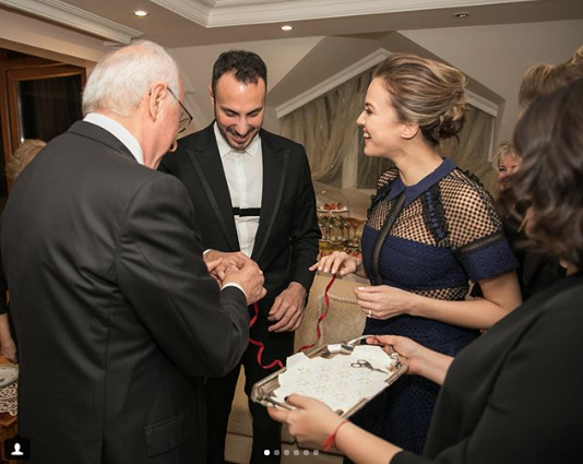 Simge Fıstıkoğlu nişanlandı! Elleriyle kahve ikram etti - Resim: 1