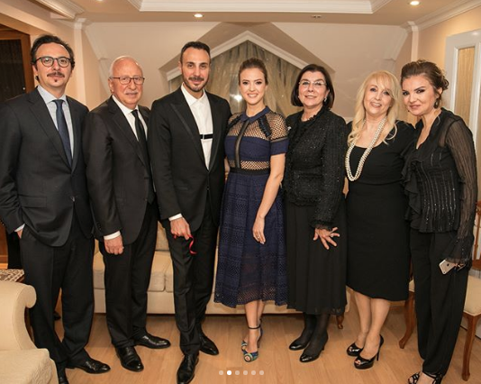 Simge Fıstıkoğlu nişanlandı! Elleriyle kahve ikram etti - Resim: 2