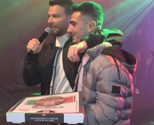 Sinan Akçıl’dan konserine gelmek isteyen kuryeye büyük jest! - Resim: 3