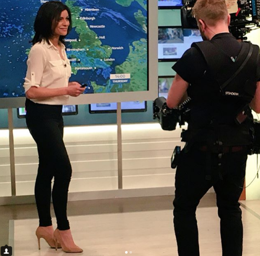 Ünlü sunucunun göz alıcı tatili olay yarattı! - Resim: 1