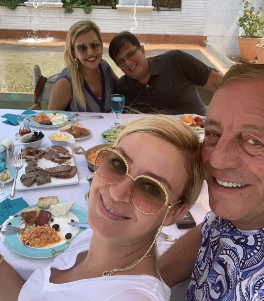 Yeniden mi birlikteler? Ali Ağaoğlu'nun Petek Ertüre ile samimi pozları olay oldu - Resim: 2