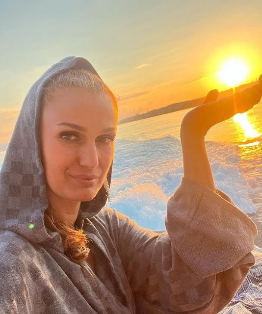 Tuğba Özay hapse girdiği zamanı anlattı, gemileri yaktı! ''Kendilerini paraya satıyorlar!'' - Resim: 1