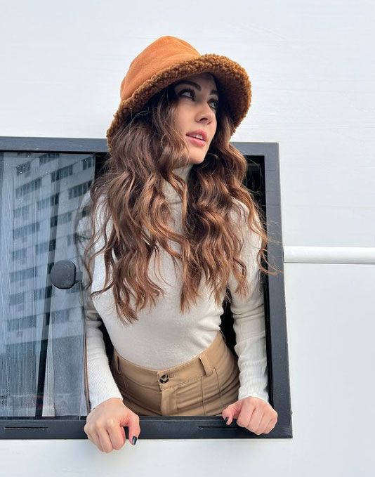 Oyuncu Burcu Özberk'ten hayranlarını korkutan haber! - Resim: 4