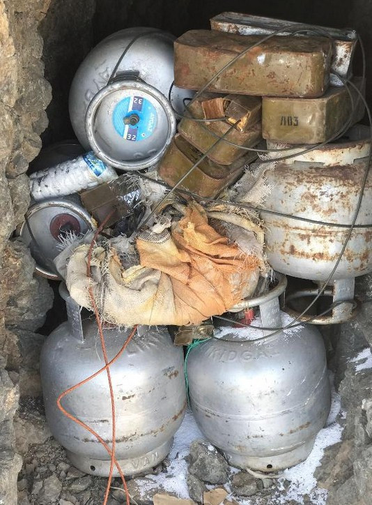 Teröristlerin kaldığı mağaradan çıktı! Askerler şoke oldu - Resim: 2