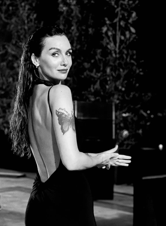 İbrahim Çelikkol, Birce Akalay'ın omzundan öptü! Şaşırtan hareket sosyal medyayı salladı - Resim: 3